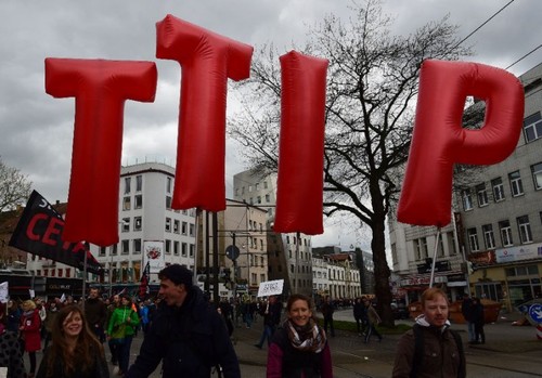 US, EU commit to remaining priority for TTIP agreement after Brexit - ảnh 1